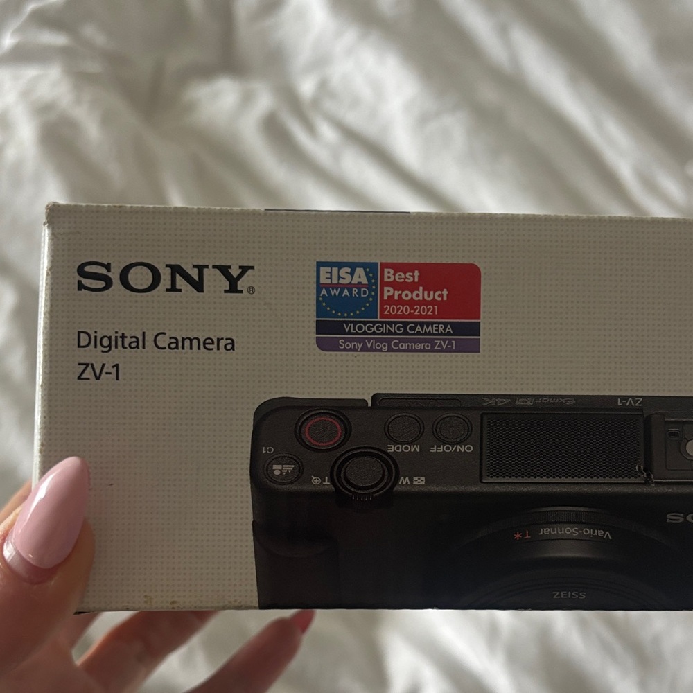 Sony ZV-1 Compact Digital Camera - Black - Picture 2 of 8